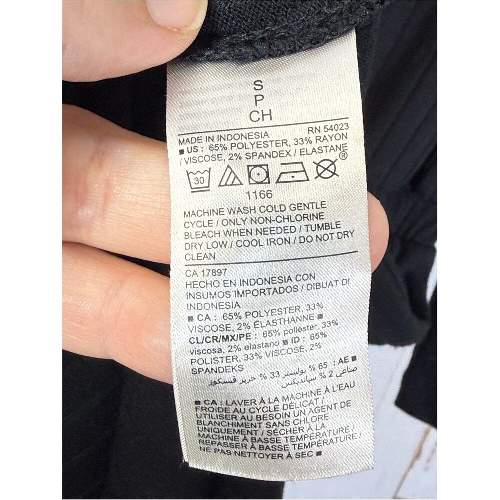 Old Navy, Black Ribbed Long Sleeve Midi Dress w/pockets. Size Small. - Picture 5 of 7